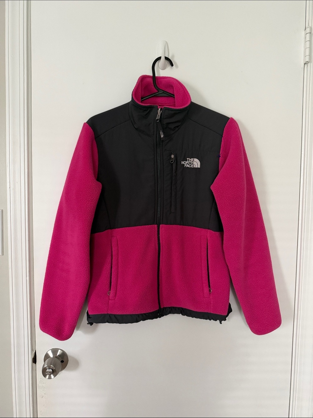 The North Face women Fleece Jacket in Hot Pink and Black